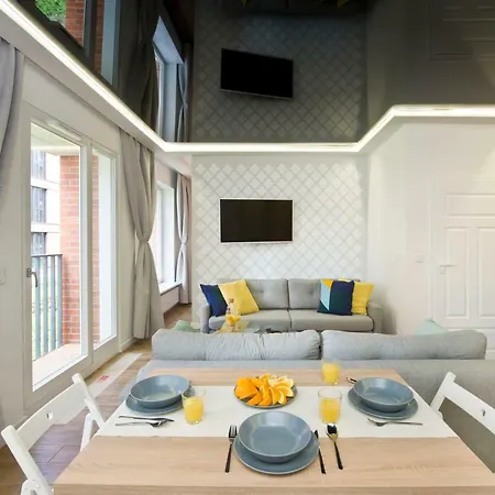 Yourapart Rajska Centre Aparthotel *
