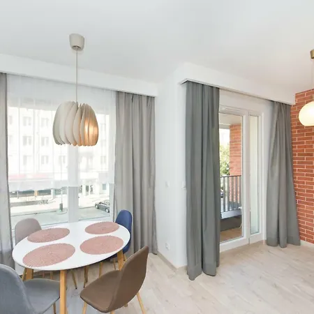 Ξενοδοχείο με διαμερίσματα Yourapart Rajska Centre 4*